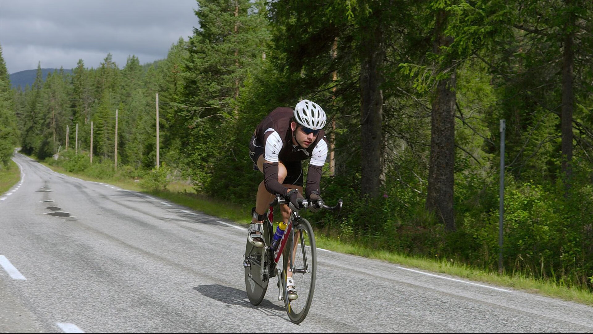 瑞士马术队在巴黎奥运会盛装舞步赛中获得第六名,成绩可圈可点。
